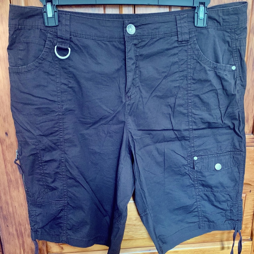 Women’s Style&Co. Woman Brown Cargo shorts 16 W
